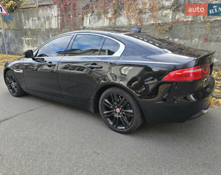 Черный Ягуар XE, объемом двигателя 2 л и пробегом 107 тыс. км за 18800 $, фото 6 на Automoto.ua
