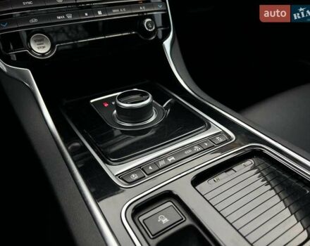 Чорний Ягуар XE, об'ємом двигуна 2 л та пробігом 109 тис. км за 17490 $, фото 13 на Automoto.ua