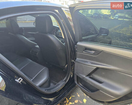 Черный Ягуар XE, объемом двигателя 2 л и пробегом 107 тыс. км за 18800 $, фото 24 на Automoto.ua