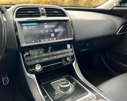 Чорний Ягуар XE, об'ємом двигуна 2 л та пробігом 109 тис. км за 17490 $, фото 12 на Automoto.ua