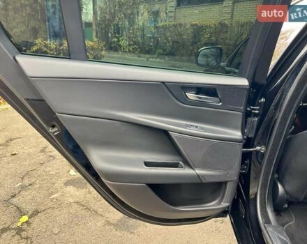 Чорний Ягуар XE, об'ємом двигуна 2 л та пробігом 109 тис. км за 17490 $, фото 23 на Automoto.ua