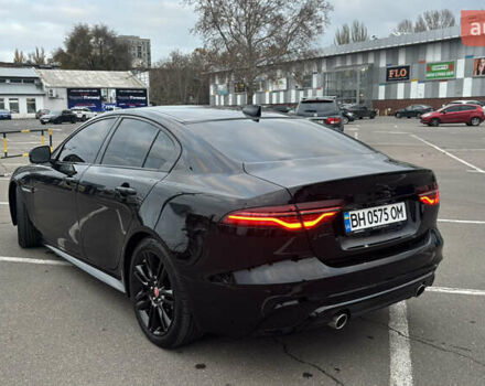 Черный Ягуар XE, объемом двигателя 2 л и пробегом 39 тыс. км за 43000 $, фото 3 на Automoto.ua