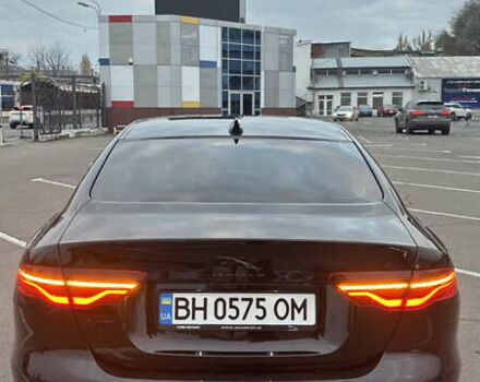 Черный Ягуар XE, объемом двигателя 2 л и пробегом 39 тыс. км за 43000 $, фото 13 на Automoto.ua