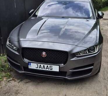 Чорний Ягуар XE, об'ємом двигуна 2 л та пробігом 139 тис. км за 15000 $, фото 1 на Automoto.ua