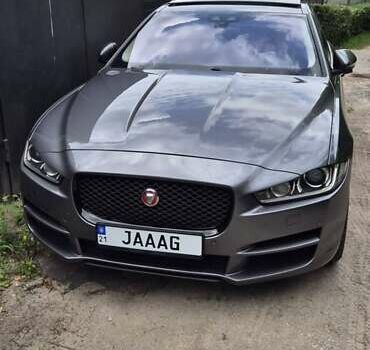 Чорний Ягуар XE, об'ємом двигуна 2 л та пробігом 139 тис. км за 15000 $, фото 1 на Automoto.ua