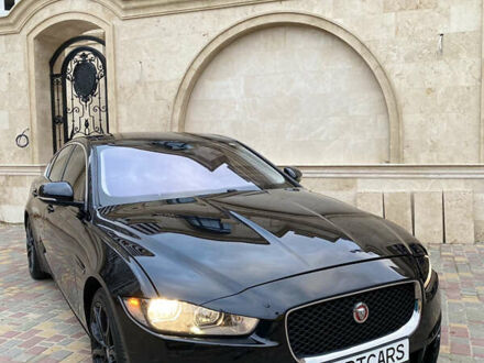 Черный Ягуар XE, объемом двигателя 2 л и пробегом 113 тыс. км за 11999 $, фото 1 на Automoto.ua