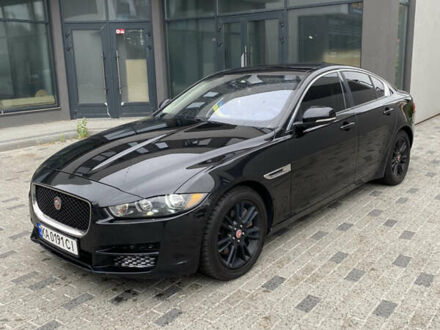 Черный Ягуар XE, объемом двигателя 2 л и пробегом 141 тыс. км за 14800 $, фото 1 на Automoto.ua
