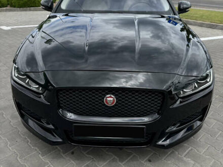 Чорний Ягуар XE, об'ємом двигуна 2 л та пробігом 65 тис. км за 15200 $, фото 1 на Automoto.ua