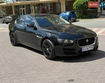 Черный Ягуар XE, объемом двигателя 2 л и пробегом 142 тыс. км за 12900 $, фото 1 на Automoto.ua