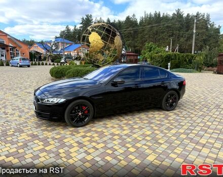 Чорний Ягуар XE, об'ємом двигуна 2 л та пробігом 133 тис. км за 17999 $, фото 1 на Automoto.ua