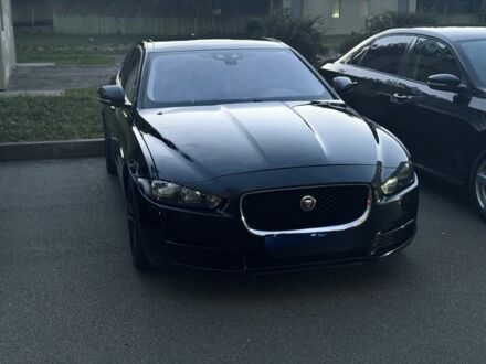 Черный Ягуар XE, объемом двигателя 2 л и пробегом 113 тыс. км за 12700 $, фото 1 на Automoto.ua