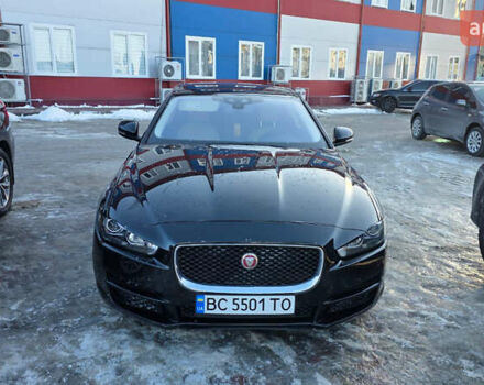 Черный Ягуар XE, объемом двигателя 2 л и пробегом 80 тыс. км за 12800 $, фото 1 на Automoto.ua