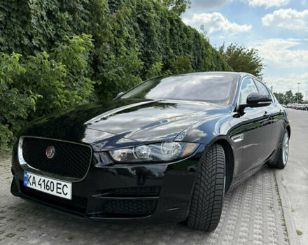 Черный Ягуар XE, объемом двигателя 2 л и пробегом 78 тыс. км за 16900 $, фото 1 на Automoto.ua