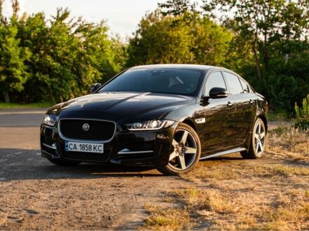 Черный Ягуар XE, объемом двигателя 2 л и пробегом 191 тыс. км за 13999 $, фото 1 на Automoto.ua