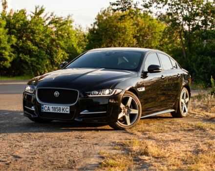 Черный Ягуар XE, объемом двигателя 2 л и пробегом 191 тыс. км за 13999 $, фото 1 на Automoto.ua