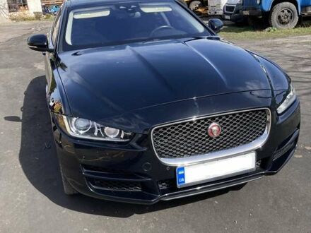 Черный Ягуар XE, объемом двигателя 2 л и пробегом 83 тыс. км за 25899 $, фото 1 на Automoto.ua