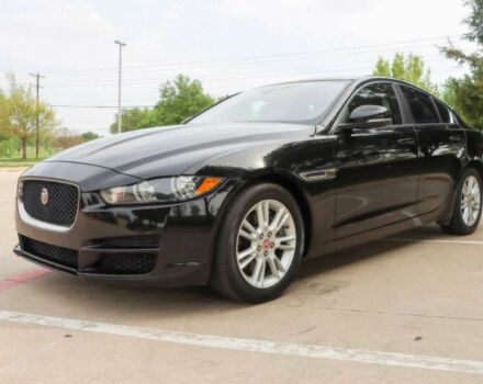 Черный Ягуар XE, объемом двигателя 2 л и пробегом 59 тыс. км за 8900 $, фото 1 на Automoto.ua