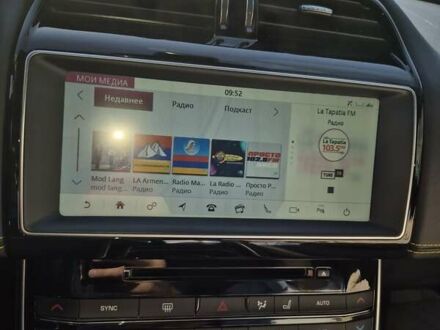 Чорний Ягуар XE, об'ємом двигуна 2 л та пробігом 58 тис. км за 25000 $, фото 1 на Automoto.ua