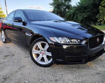 Черный Ягуар XE, объемом двигателя 2 л и пробегом 49 тыс. км за 6900 $, фото 1 на Automoto.ua