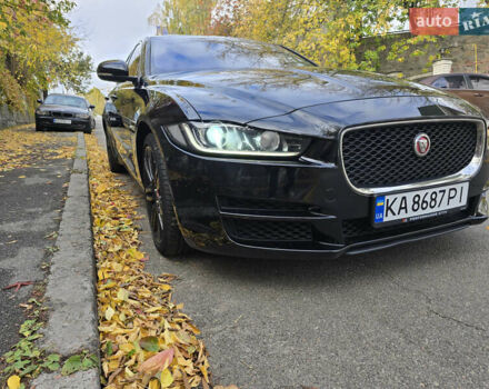 Черный Ягуар XE, объемом двигателя 2 л и пробегом 107 тыс. км за 18800 $, фото 1 на Automoto.ua