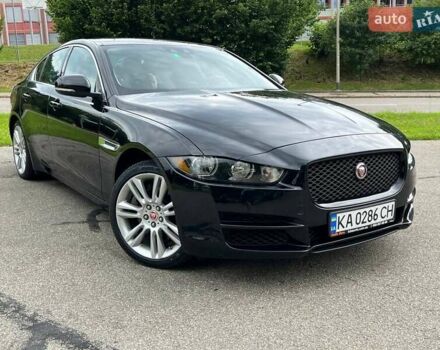 Черный Ягуар XE, объемом двигателя 2 л и пробегом 65 тыс. км за 17200 $, фото 1 на Automoto.ua