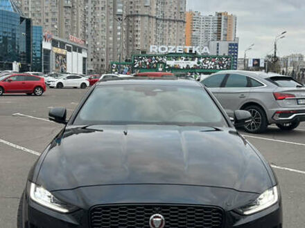 Чорний Ягуар XE, об'ємом двигуна 2 л та пробігом 39 тис. км за 43000 $, фото 1 на Automoto.ua