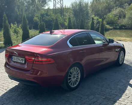 Красный Ягуар XE, объемом двигателя 2 л и пробегом 110 тыс. км за 11999 $, фото 5 на Automoto.ua