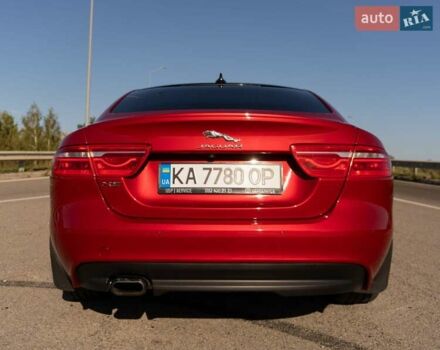 Красный Ягуар XE, объемом двигателя 2 л и пробегом 144 тыс. км за 15000 $, фото 14 на Automoto.ua