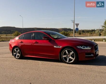 Красный Ягуар XE, объемом двигателя 2 л и пробегом 144 тыс. км за 15000 $, фото 6 на Automoto.ua