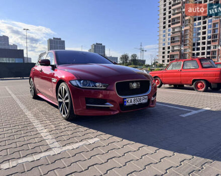 Червоний Ягуар XE, об'ємом двигуна 2 л та пробігом 142 тис. км за 18500 $, фото 1 на Automoto.ua