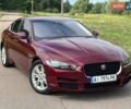 Красный Ягуар XE, объемом двигателя 2 л и пробегом 90 тыс. км за 14500 $, фото 2 на Automoto.ua