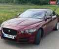 Красный Ягуар XE, объемом двигателя 2 л и пробегом 90 тыс. км за 14500 $, фото 3 на Automoto.ua