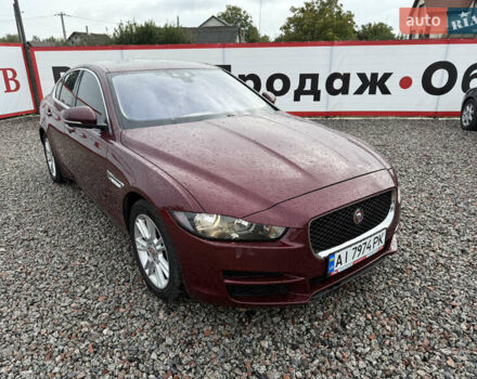 Красный Ягуар XE, объемом двигателя 2 л и пробегом 92 тыс. км за 14500 $, фото 7 на Automoto.ua