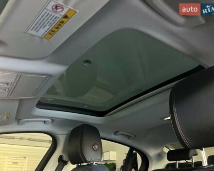 Красный Ягуар XE, объемом двигателя 2 л и пробегом 107 тыс. км за 15500 $, фото 15 на Automoto.ua