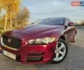 Красный Ягуар XE, объемом двигателя 2 л и пробегом 103 тыс. км за 14999 $, фото 1 на Automoto.ua