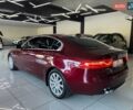 Красный Ягуар XE, объемом двигателя 2 л и пробегом 107 тыс. км за 15500 $, фото 4 на Automoto.ua