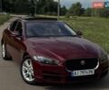 Красный Ягуар XE, объемом двигателя 2 л и пробегом 90 тыс. км за 14500 $, фото 10 на Automoto.ua