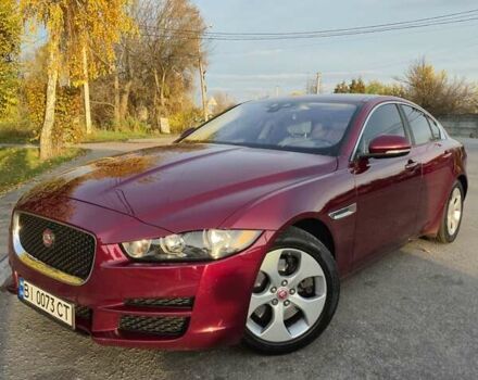 Красный Ягуар XE, объемом двигателя 2 л и пробегом 103 тыс. км за 14999 $, фото 6 на Automoto.ua