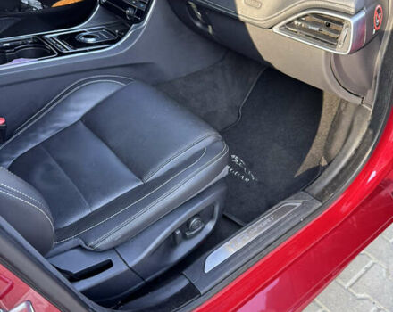 Червоний Ягуар XE, об'ємом двигуна 2 л та пробігом 142 тис. км за 18500 $, фото 25 на Automoto.ua
