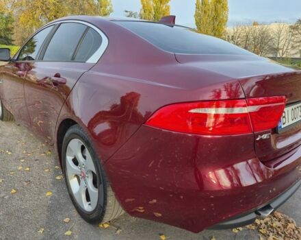 Красный Ягуар XE, объемом двигателя 2 л и пробегом 103 тыс. км за 15004 $, фото 6 на Automoto.ua