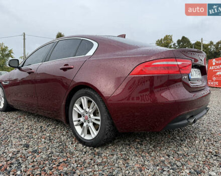 Красный Ягуар XE, объемом двигателя 2 л и пробегом 92 тыс. км за 14500 $, фото 9 на Automoto.ua