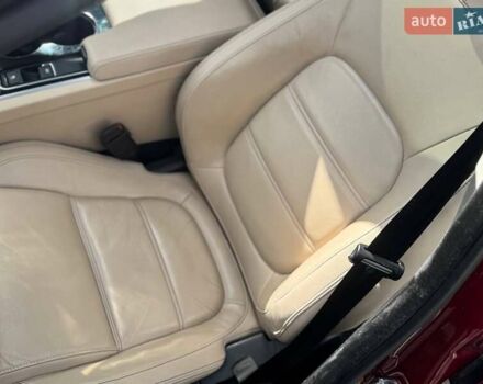 Красный Ягуар XE, объемом двигателя 2 л и пробегом 90 тыс. км за 14500 $, фото 37 на Automoto.ua