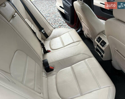Красный Ягуар XE, объемом двигателя 2 л и пробегом 92 тыс. км за 14500 $, фото 10 на Automoto.ua