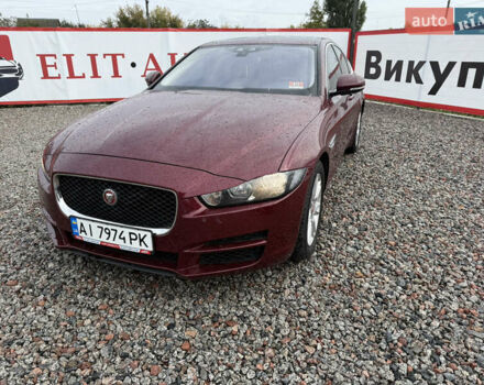 Красный Ягуар XE, объемом двигателя 2 л и пробегом 92 тыс. км за 14500 $, фото 6 на Automoto.ua