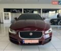 Красный Ягуар XE, объемом двигателя 2 л и пробегом 107 тыс. км за 15500 $, фото 1 на Automoto.ua