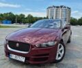 Красный Ягуар XE, объемом двигателя 2 л и пробегом 108 тыс. км за 12500 $, фото 1 на Automoto.ua