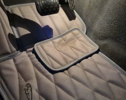 Красный Ягуар XE, объемом двигателя 2 л и пробегом 103 тыс. км за 14999 $, фото 29 на Automoto.ua