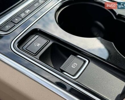 Красный Ягуар XE, объемом двигателя 2 л и пробегом 90 тыс. км за 14500 $, фото 68 на Automoto.ua