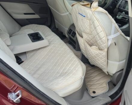 Красный Ягуар XE, объемом двигателя 2 л и пробегом 103 тыс. км за 15004 $, фото 10 на Automoto.ua