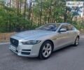 Червоний Ягуар XE, об'ємом двигуна 2 л та пробігом 70 тис. км за 16950 $, фото 1 на Automoto.ua